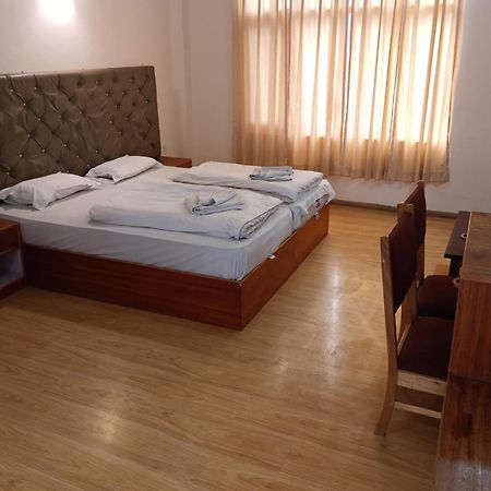 Hotel Dimbir Regency Leh Exteriör bild